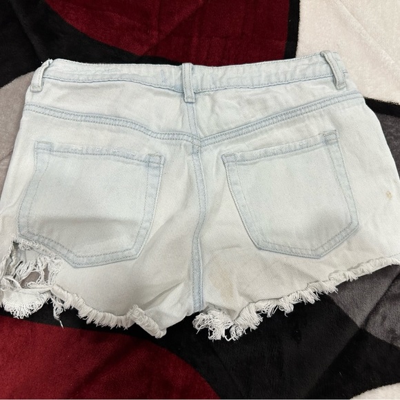 Shorts - Picture 4 of 4